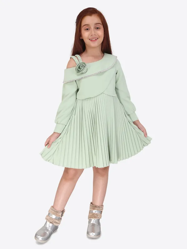 Charming_Green_Fit_and_Flare_Dress_for_Girls