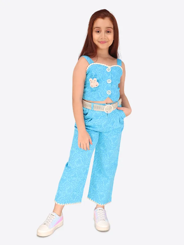 Make_a_splash_with_this_trendy_Aqua_Sleeveless_Top_and_Trouser_Set