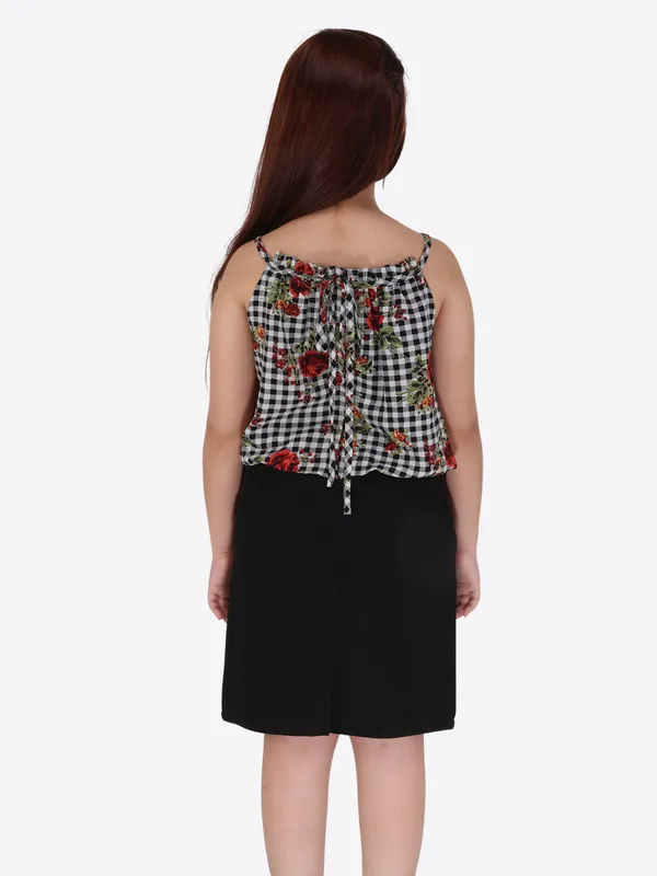 Black_&_White_Checkered_Printed_Dress_for_Girls_with_Handbag