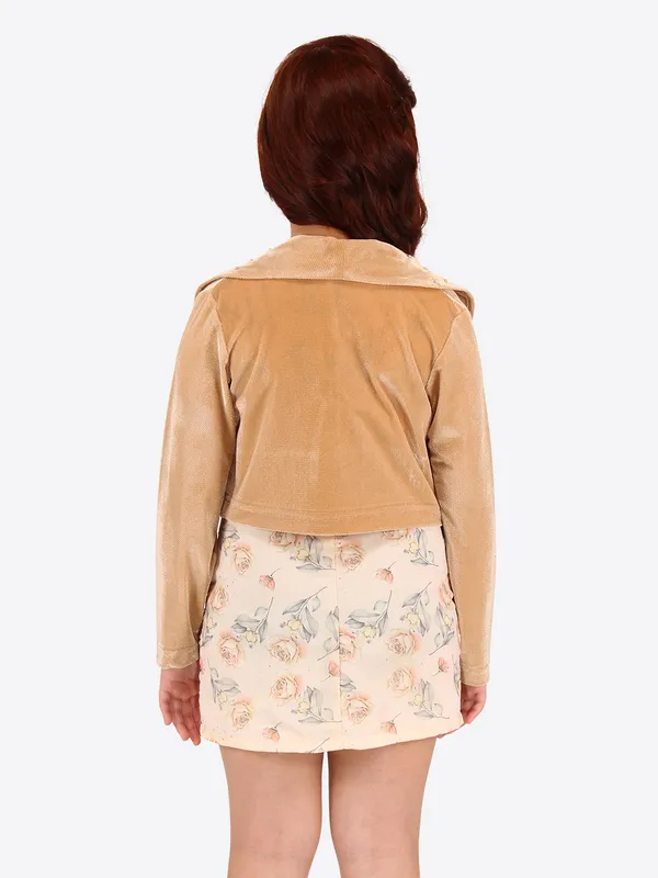 Cutecumber_Beige_ruched_shift_dress_with_full_sleeve_chenille_shrug