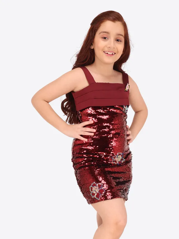 Plum_Polyester_Sleeveless_Regular_Partywear_Dress_For_Girls