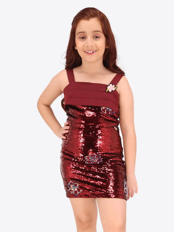 Plum_Polyester_Sleeveless_Regular_Partywear_Dress_For_Girls