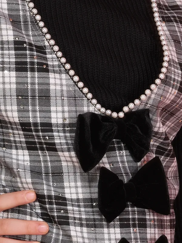 Cutecumber_Girls_Black_&_White_Plaid_Bow_Front_Sleeveless_Pinafore_Dress_Full_Sleeve_Knit_Sweater_Stylish_Checkered_A-Line_Layering_Outfit_for_Kids_&_Baby_Girls_Birthday_Party_Casual_(Age_1-15_Yrs)