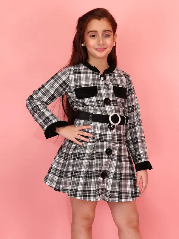 Cutecumber_Black_Winter_Dress_for_Girls'_Check_Plaid_Tweed_Fabric_Ruffled_Collar_Full_Sleeve_Fit_&_Flare_Knee_Length_Fancy_Button_Closure_Casual_Party_Outfit_for_Baby_Girls_&_Kids_Age_1-15_Yrs