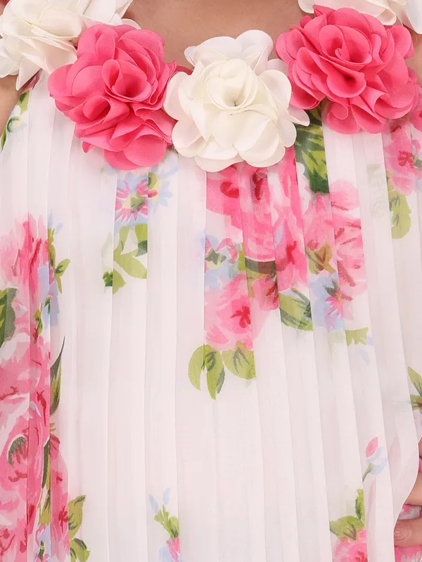 Cream_Georgette_Flared_Sleeveless_Regular_Partywear_Dress_For_Girls