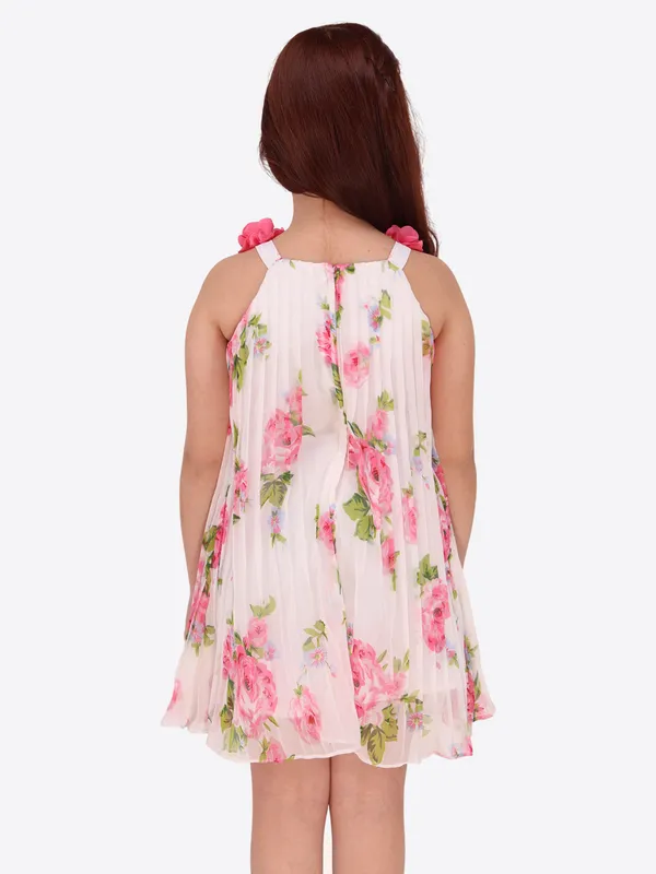 Cream_Georgette_Flared_Sleeveless_Regular_Partywear_Dress_For_Girls