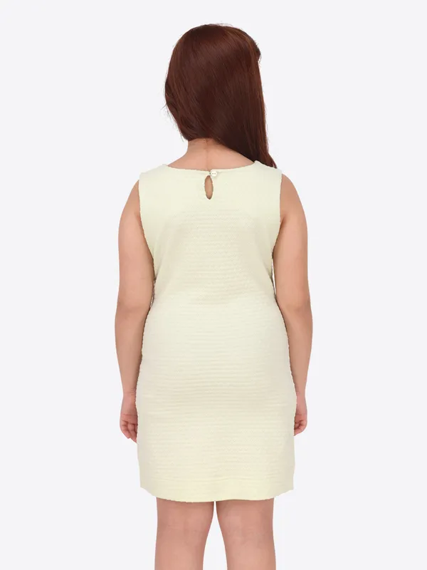 Green_Polyester_Half_Sleeve_Regular_Partywear_Dress_For_Girls