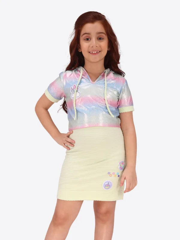 Green_Polyester_Half_Sleeve_Regular_Partywear_Dress_For_Girls