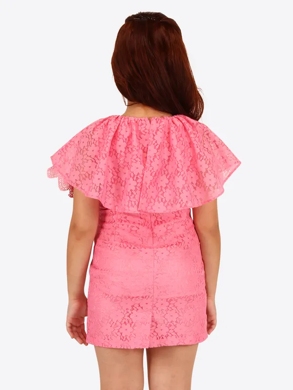 Pink_Lace_Cape_Styles_Shift_Dress_with_Floral_Embroidery_Comes_with_a_Matching_Bag