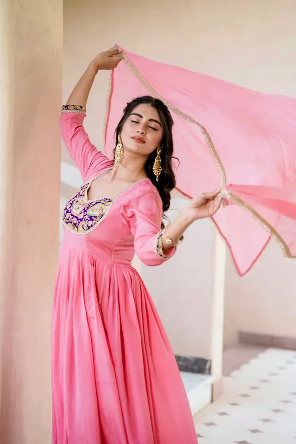 The_Dreamy_Rose_Anarkali_Set