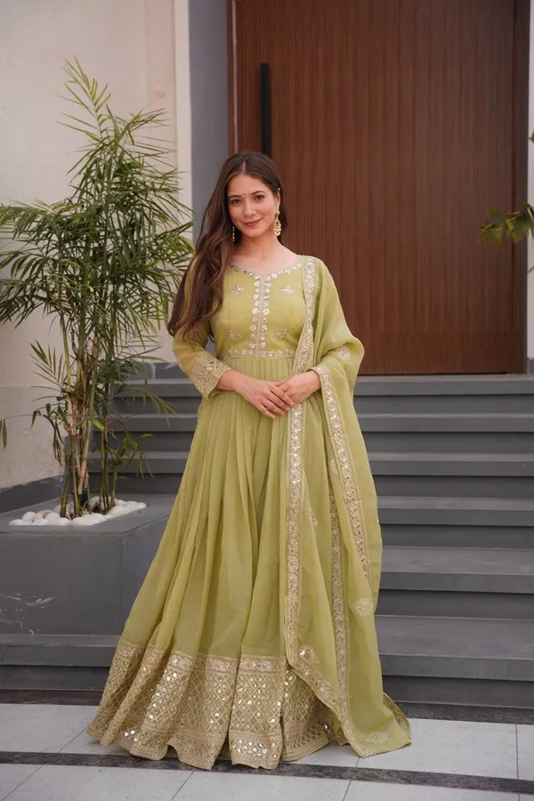The_Lumina_Grace_Anarkali_Set