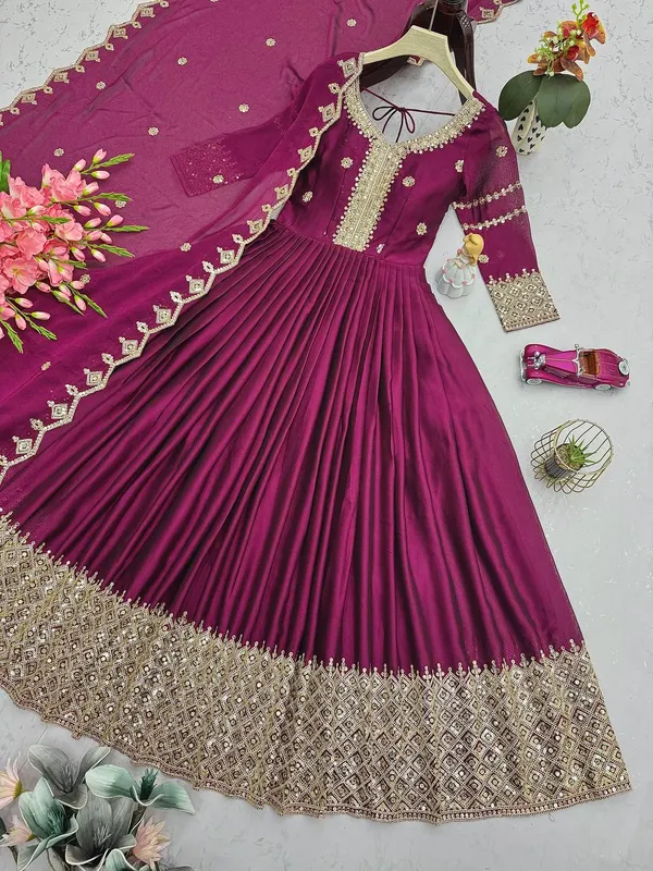 The_Royal_Velvet_Gown_Set