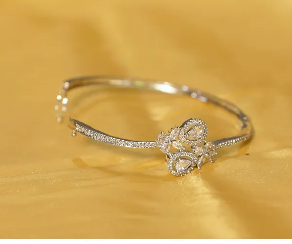 Silver_Crystal_Bracelet