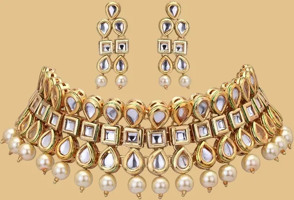 Gold_Indian_Traditional_Bridal_Jewelry_Set_Embellished_With_Pearl_&_Kundan_For_Women