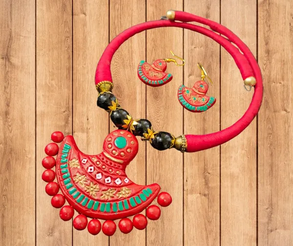 Artisan_Red_Terracotta_Jewelry_Set