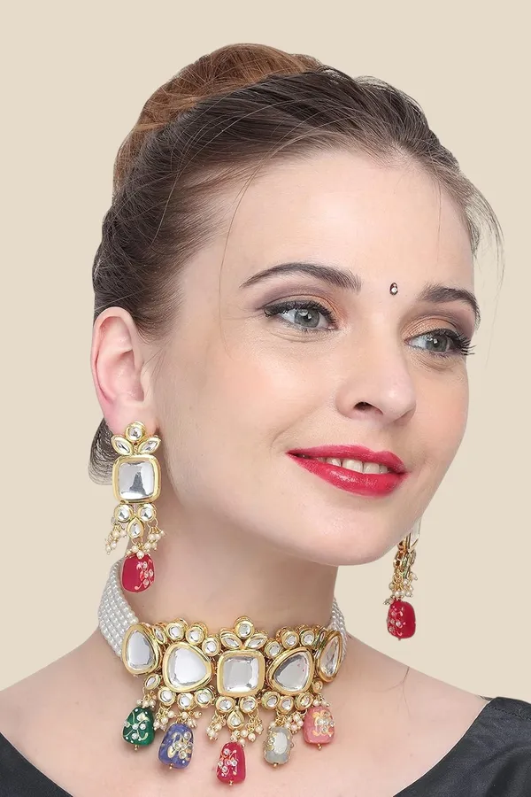 Gold_Plated_Indian_Traditional_Bridal_Choker_Necklace_&_Earrings_Set_Embellished_With_Kundan_&_Pearl_For_Women