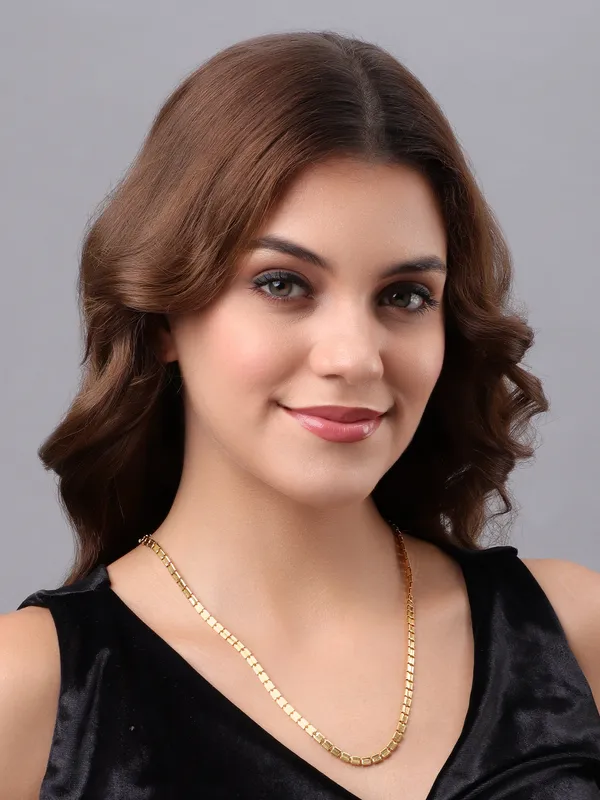 Elegant_14K_Gold_Plated_Rectangle_Link_Chain_Necklace
