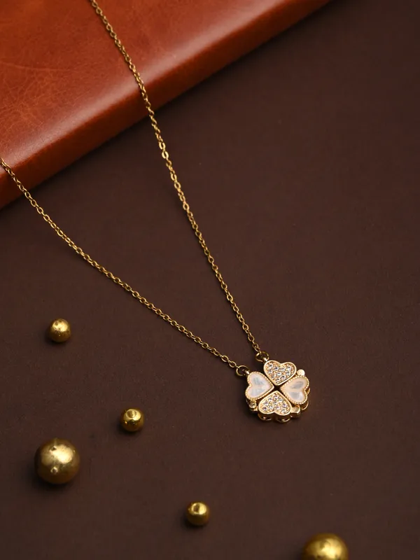Elegant_Convertible_Clover_to_Heart_Crystal_Pendant_Necklace