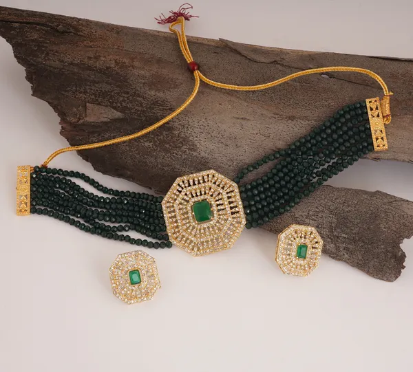 Elegant_Emerald_Green_Beaded_Choker_Necklace_and_Earrings_Set