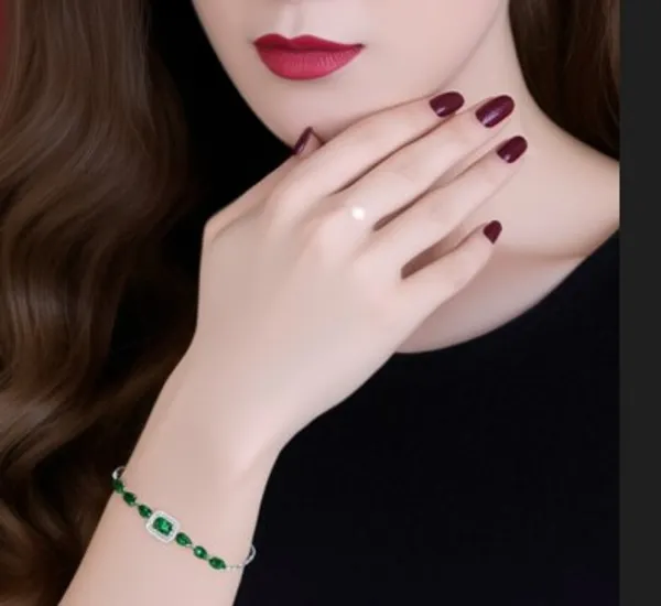 Elegant_Emerald_Green_and_Cubic_Zirconia_Bracelet