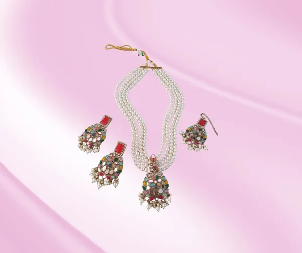 Elegant_Four-Strand_Pearl_Necklace_Set_with_Colorful_Gemstone_Pendant_and_Earrings