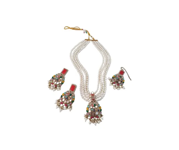 Elegant_Four-Strand_Pearl_Necklace_Set_with_Colorful_Gemstone_Pendant_and_Earrings
