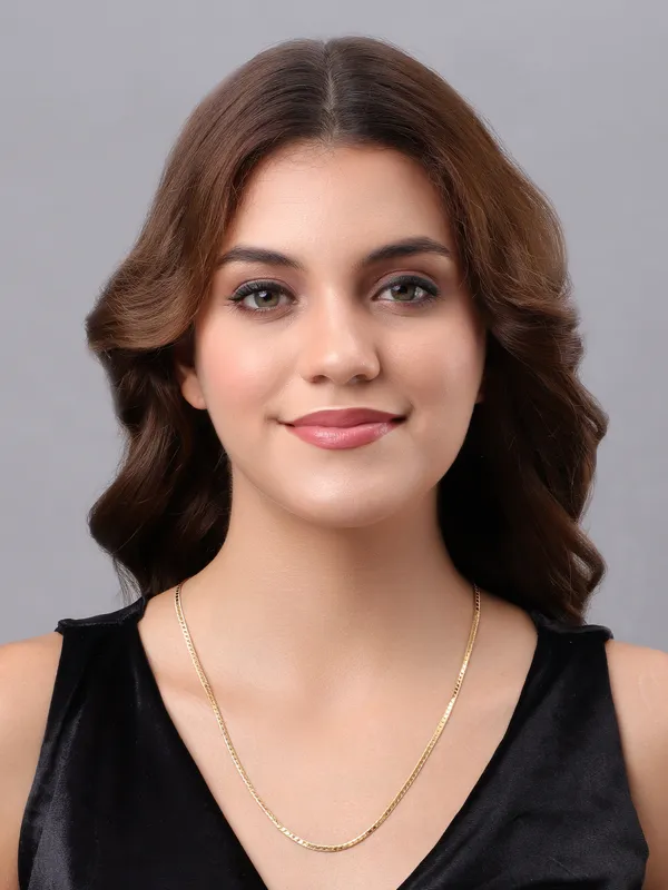 Elegant_Gold_Herringbone_Chain_Necklace_-_Classic_and_Versatile