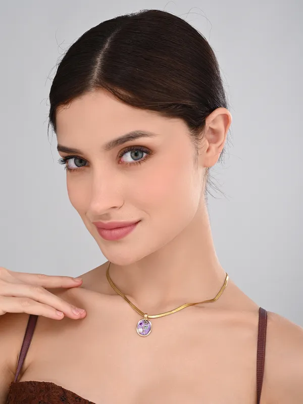Elegant_Gold_Herringbone_Chain_with_Amethyst_flowerPendant