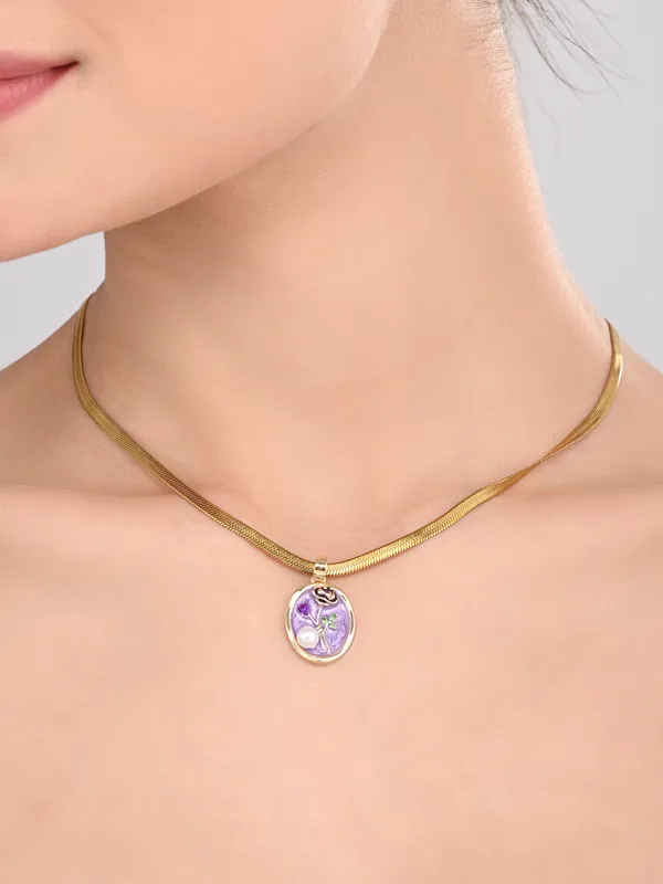 Elegant_Gold_Herringbone_Chain_with_Amethyst_flowerPendant