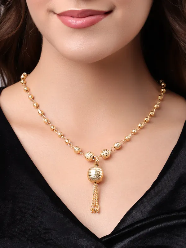 Elegant_Gold_Tone_Textured_Ball_Pendant_Chain_Necklace
