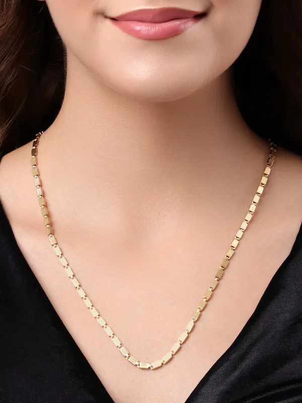 Elegant_Gold-Tone_Textured_Link_Necklace