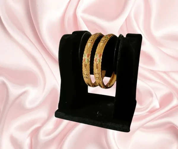 Elegant_Gold-Toned_Bangle_Set_with_Intricate_Detailing(Set_of_2)
