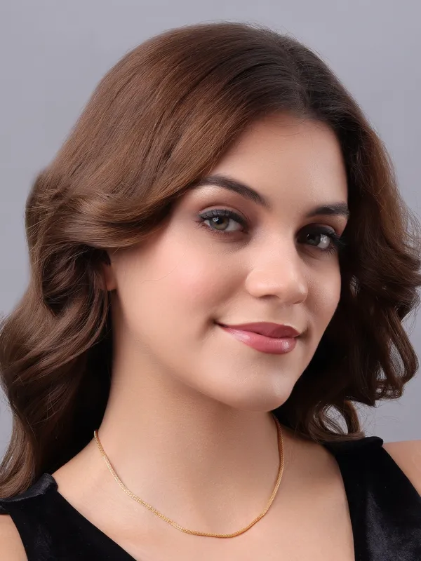 Elegant_Golden_Link_Chain_Necklace_-_Classic_Fashion_Jewelry