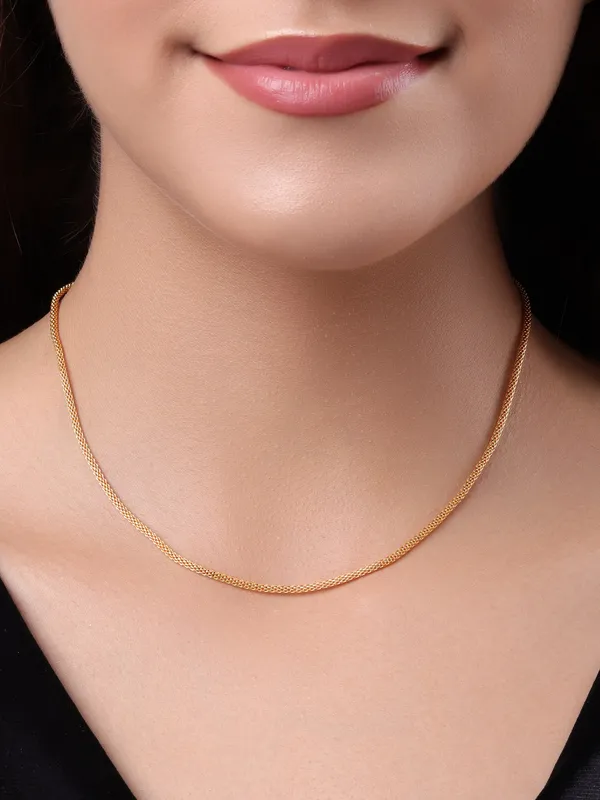 Elegant_Golden_Link_Chain_Necklace_-_Classic_Fashion_Jewelry