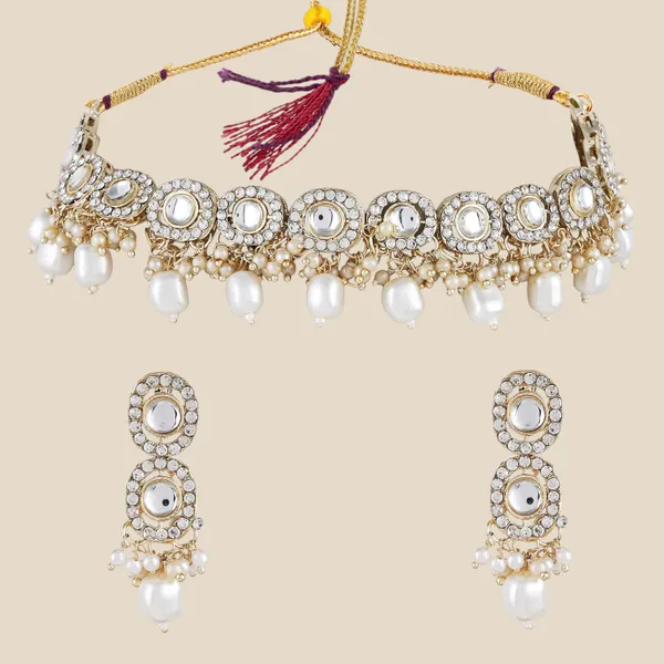 Elegant_Kundan_Choker_Necklace_and_Earrings_Set_with_Delicate_Pearl_Drops