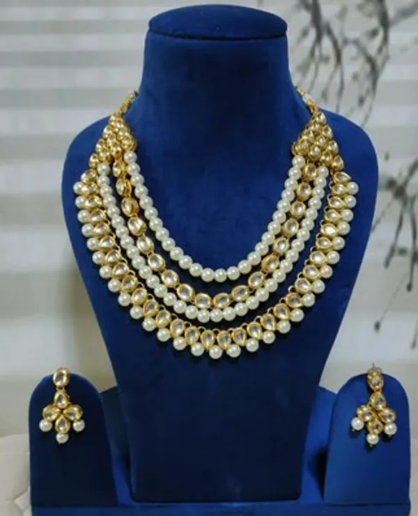 Elegant_Kundan_&_Pearl_Layered_Necklace_Set