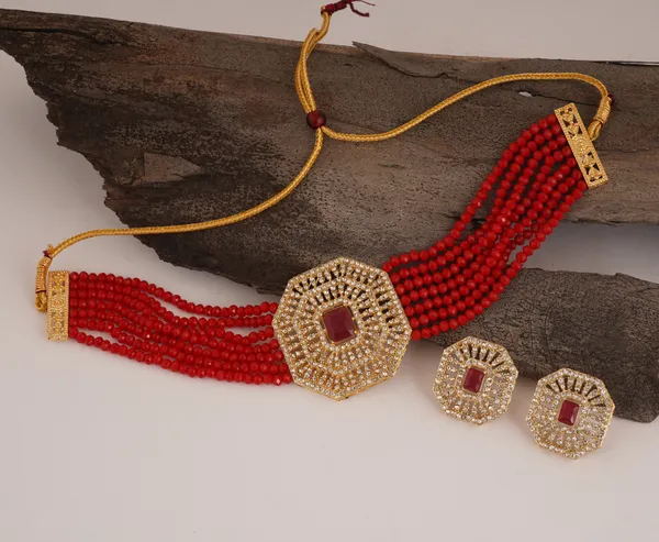 Elegant_Red_Beaded_Choker_Necklace_Set_with_Kundan_and_Pearls