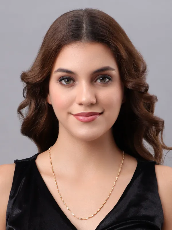 Elegant_Twisted_Gold_Chain_Necklace