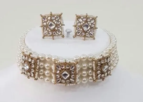 Exquisite_Pearl_and_Polki-Inspired_Necklace_Jewelry_Set