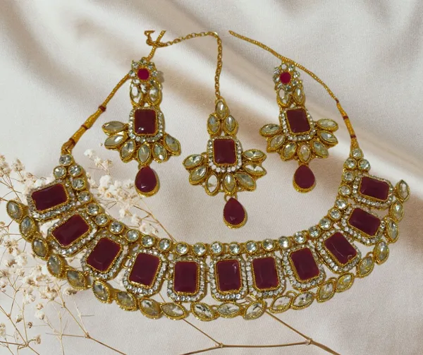 Exquisite_Ruby_Red_&_Crystal_Ethnic_Jewelry_Set
