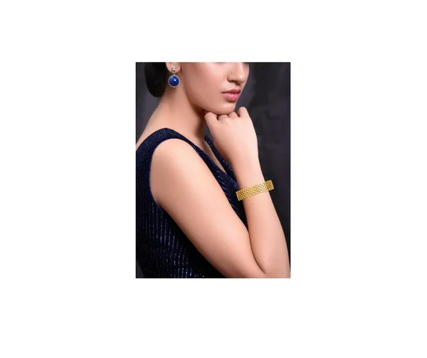 Dazzling_Diamond-Cut_Gold_Bracelet