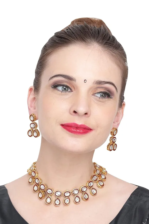 Maroon_Traditional_Fashionable_Necklace_&_Earrings_Set_Embellished_With_Kundan_&_Pearl_For_Women