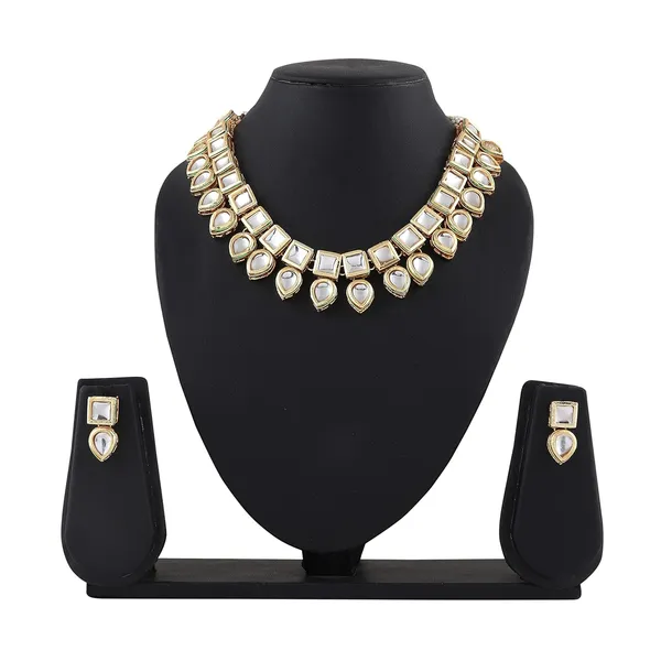Gold_Trendy_Design_Kundan_Jewellery_Set_For_Women