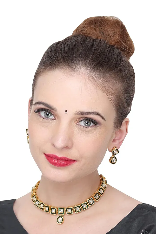 Green_Traditional_Necklace_&_Earrings_Set_Embellished_With_Kundan_For_Women