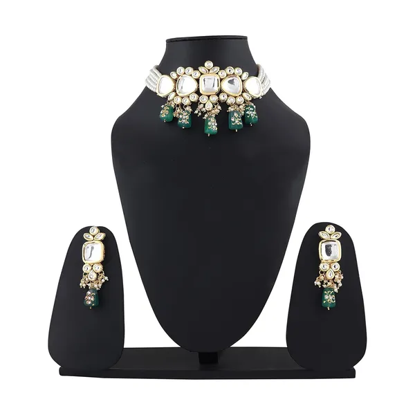 Gold_Plated_Indian_Traditional_Bridal_Choker_Necklace_&_Earrings_Set_Embellished_With_Kundan_&_Pearl_For_Women