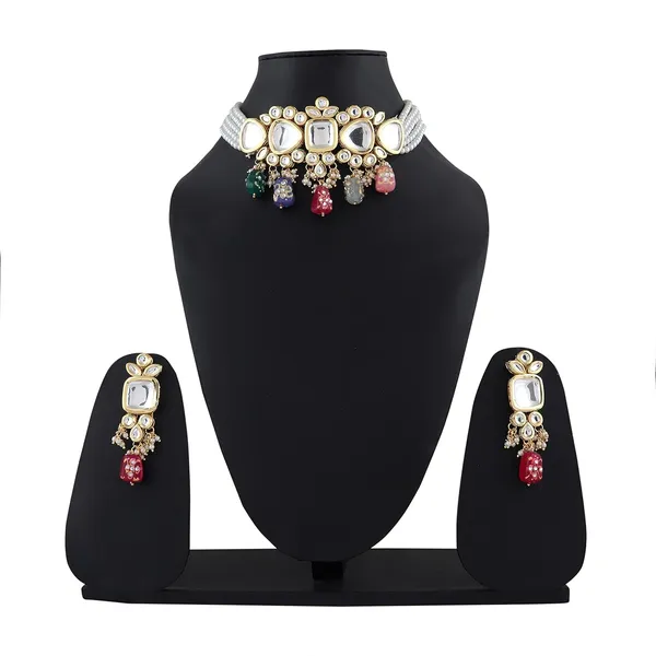 Gold_Plated_Indian_Traditional_Bridal_Choker_Necklace_&_Earrings_Set_Embellished_With_Kundan_&_Pearl_For_Women