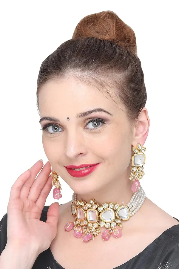 Gold_Plated_Indian_Traditional_Bridal_Choker_Necklace_&_Earrings_Set_Embellished_With_Kundan_&_Pearl_For_Women