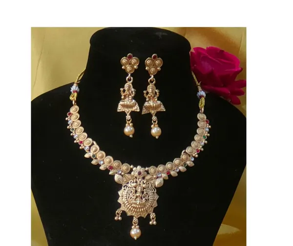 Gold_Plated_Coin_Temple_Choker_Necklace_Set_With_Earrings