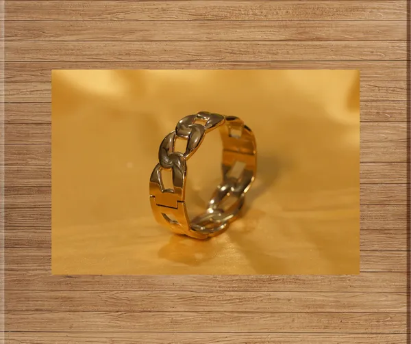Golden_Chain_Link_Bracelet