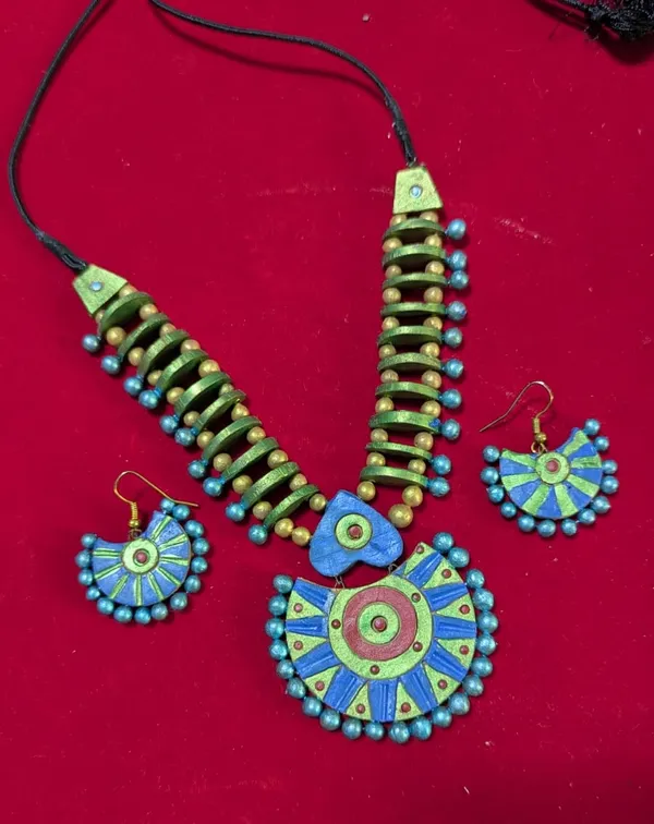Handcrafted_Blue_&_Green_Terracotta_Artistic_Necklace_Set